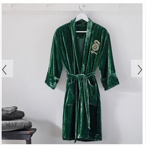 Pottery Barn Teen Velvet Slytherin Robe Size adult
